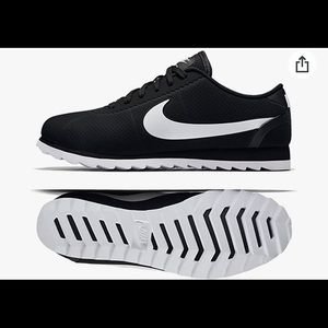 Nike Women’s Cortez Ultra Moire size 7 tennis shoes, sneakers.